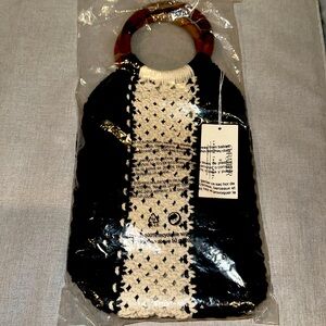 🆕LAUDE THE LABEL CURATEUR Hand woman knitting, like wood handles earth friendly